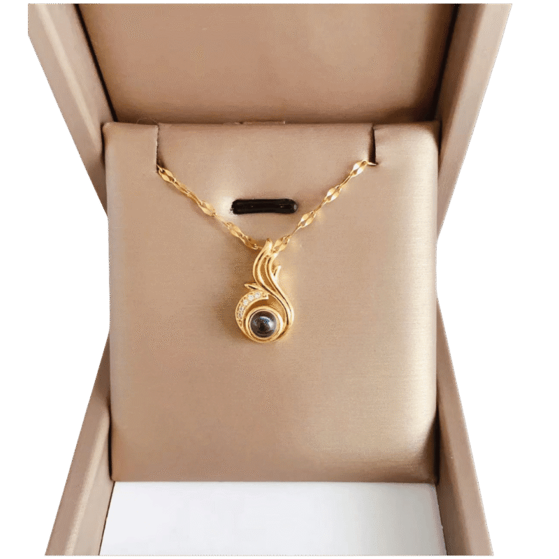 Collar Proyección Cilindro – Dorado — joya personalizable con grabado láser | Kinti Joyería