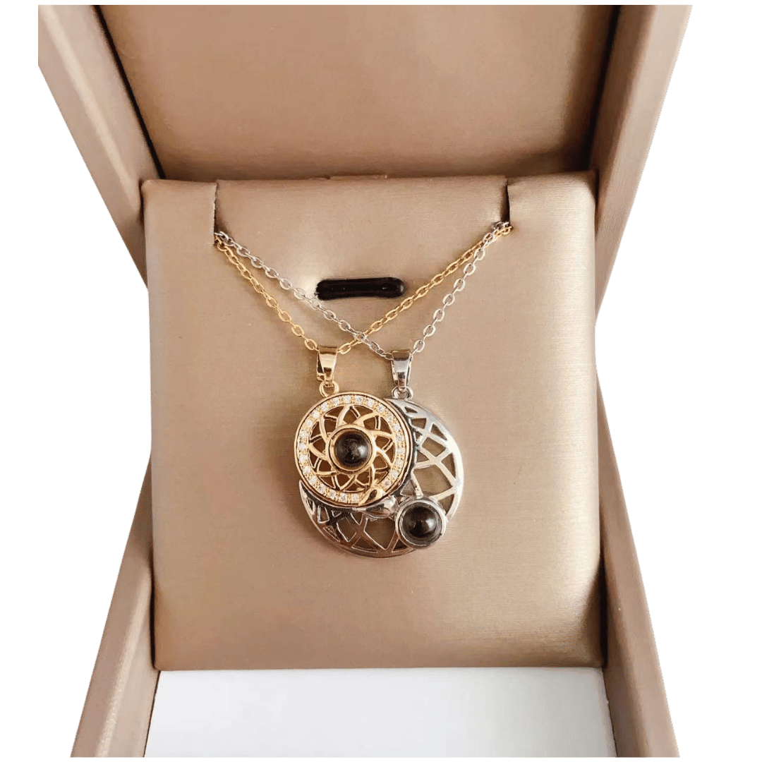 Collar Proyección Sol – Dorado — joya personalizable con grabado láser | Kinti Joyería